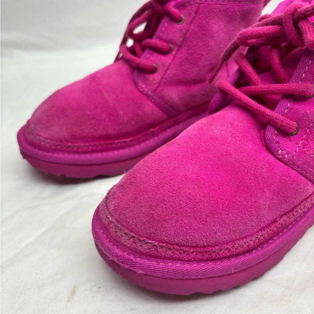 UGG Kids Neumel neon pink size 1 for little girl